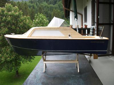 RC Cabin Cruiser from scratch "Bon Vivant" - First wooden 